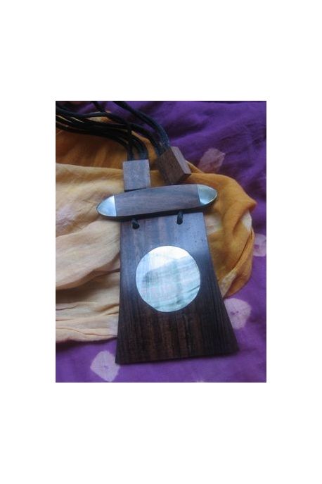 CO116 collier bois rectangle reglable et rond de nacre zoom