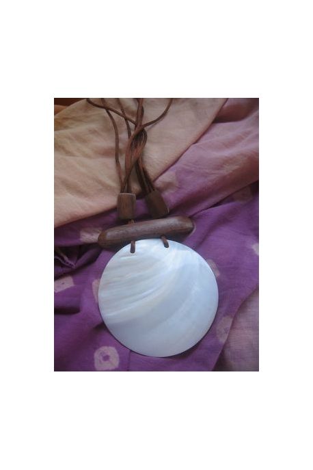 CO310 collier coquillage blanc rond et perles de bois reglable