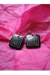 BO7020 Boucle d oreille os de buffle nepalais spirale carree